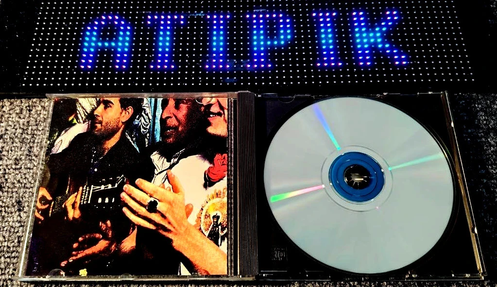 CD Les Plus Beaux Fados - Portugal - Toutes Les Musiques Du Monde 🌍 – photo 4